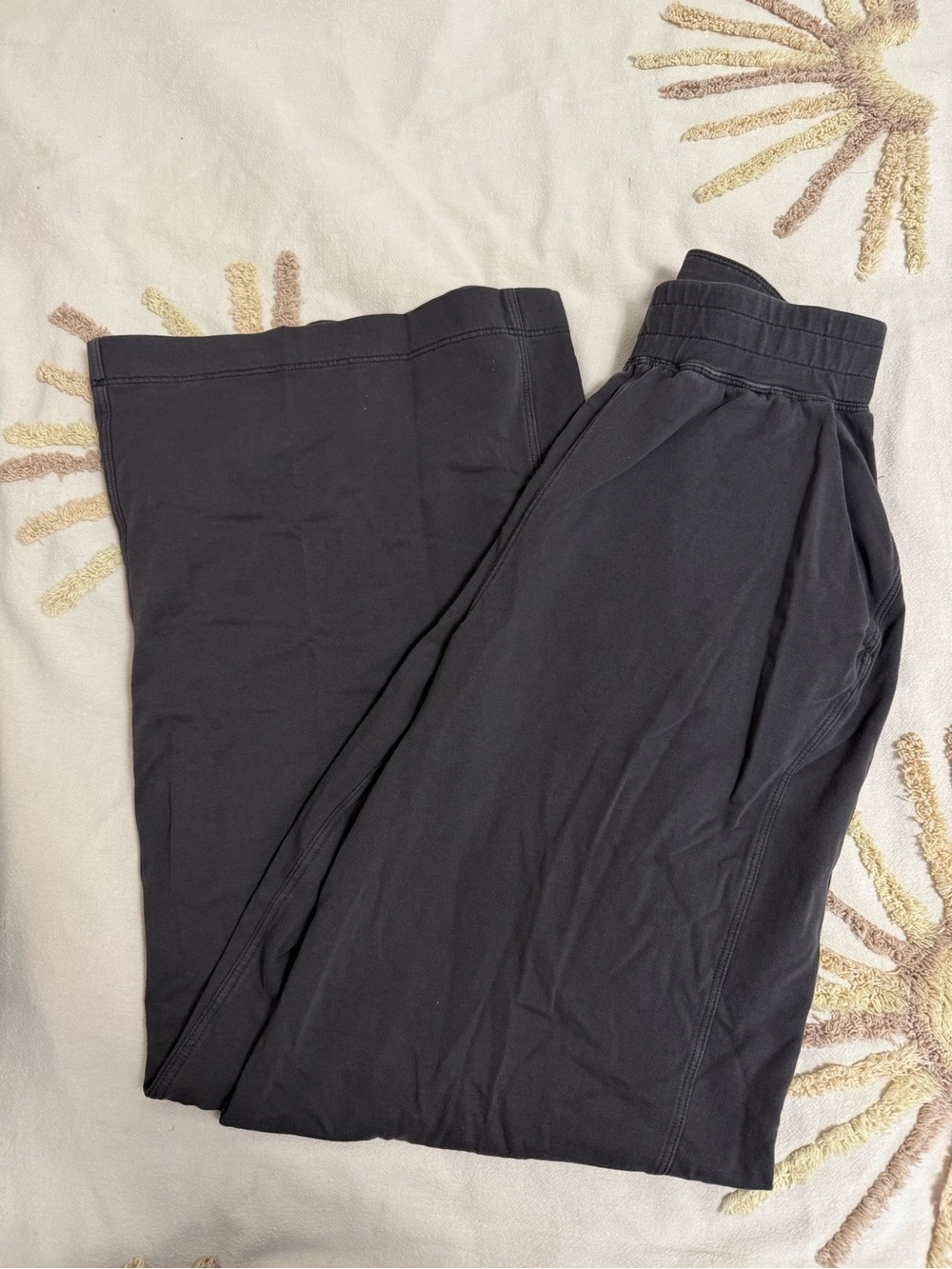 Lululemon Women’s Wide Leg Sweatpants